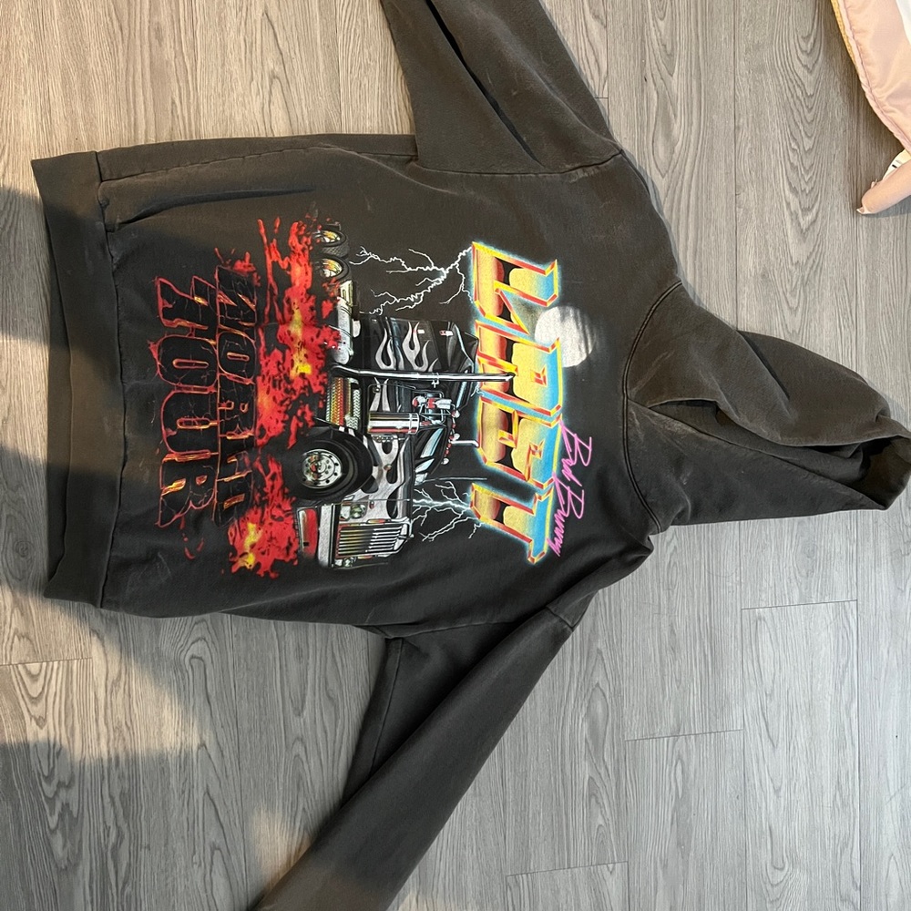 Bad Bunny Ultimo Tour del Mundo merch sweater